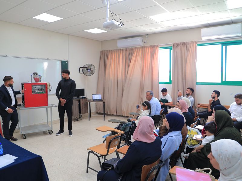 نظام إرضاع خراف أوتوماتيكي آلي